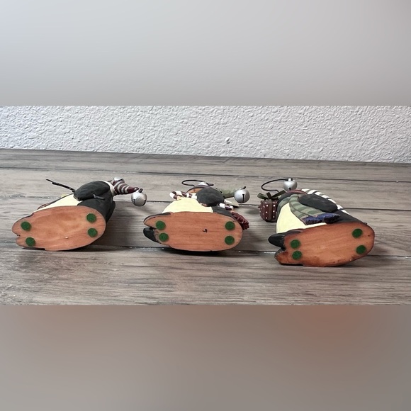 Williraye Studios *NWT* 2006 Christmas Ornaments Marching Penguins set of 3 - Picture 7 of 8